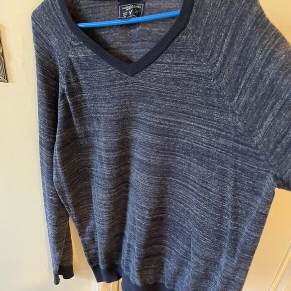 American Eagle Men’s seriously soft Vneck top size XL - Picture 6 of 6